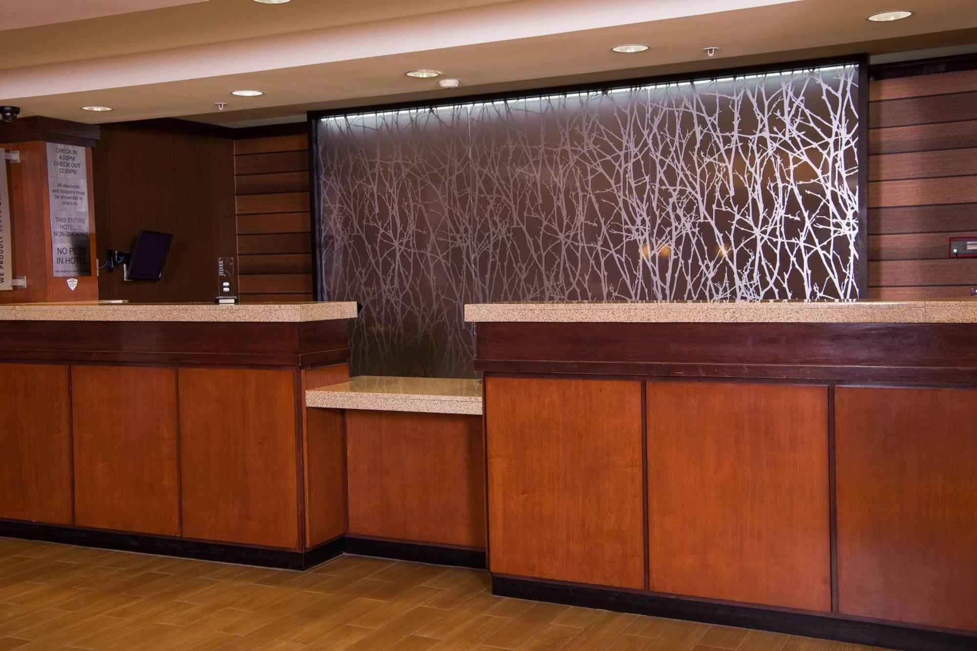 Fairfield Inn & Suites רפיד סיטי מראה חיצוני תמונה
